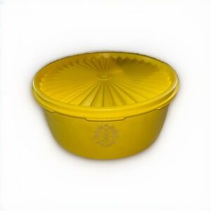 Vintage Tupperware Servalier‎ Yellow Storage Container & Lid Round  1205